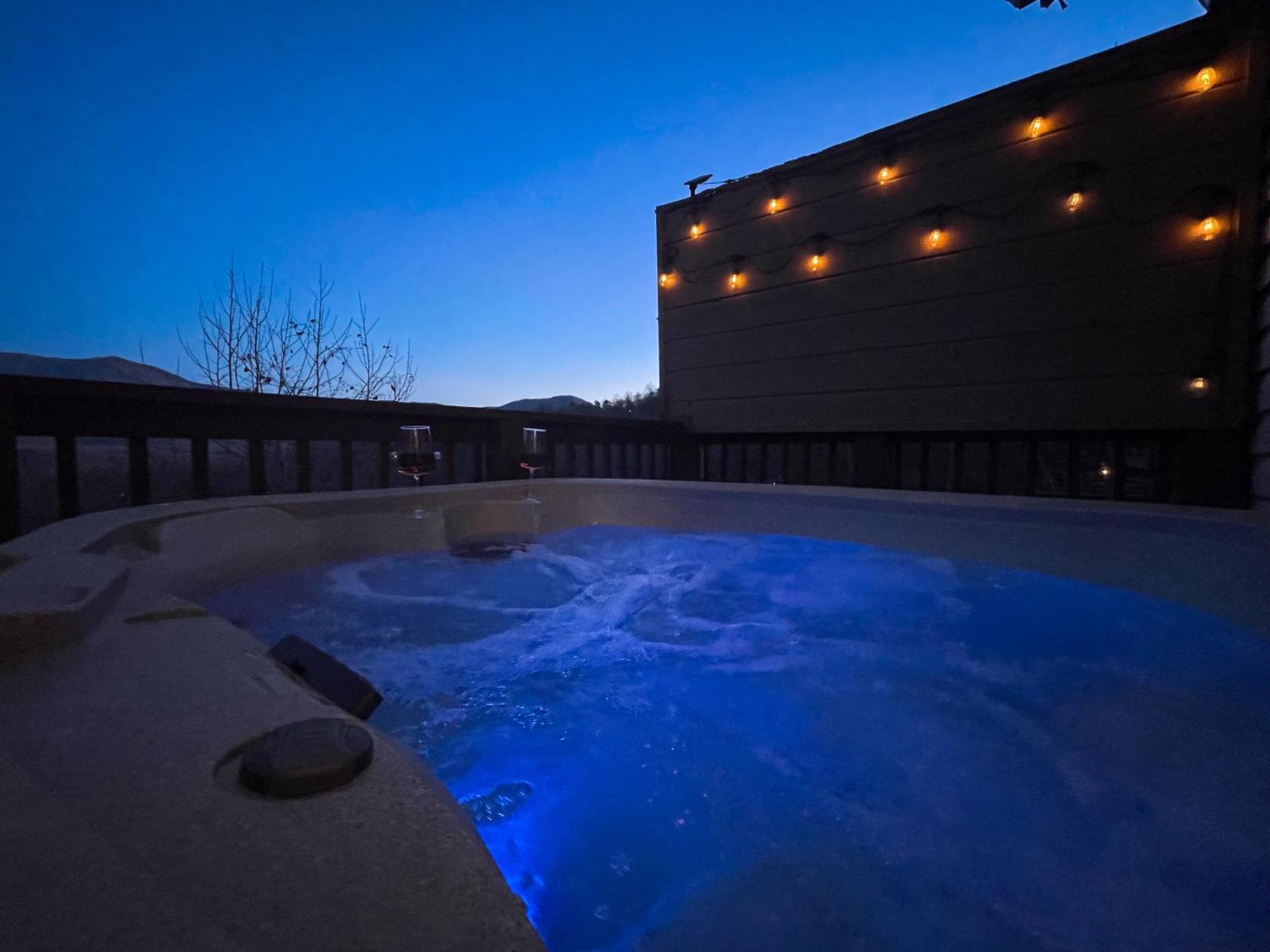 Heavenly View - Bear Themed Cabin, Hottub, Dog-Friendly, Near Gatlinburg Exteriér fotografie