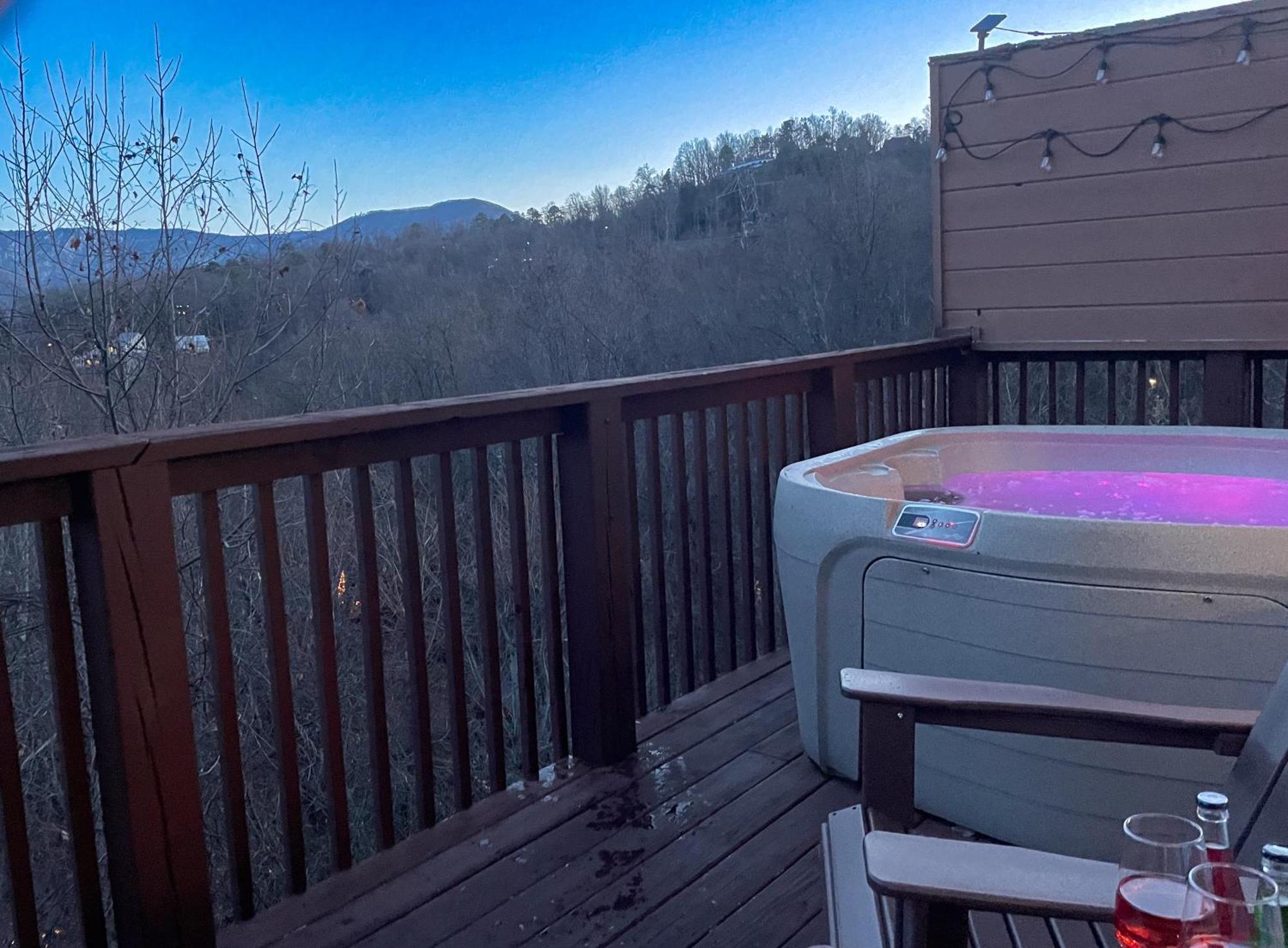 Heavenly View - Bear Themed Cabin, Hottub, Dog-Friendly, Near Gatlinburg Exteriér fotografie